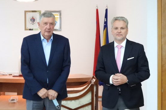 Zamjenik predsjedavajućeg Predstavničkog doma Nebojša Radmanović razgovarao sa šefom Delegacije i specijalnim predstavnikom EU u BiH 